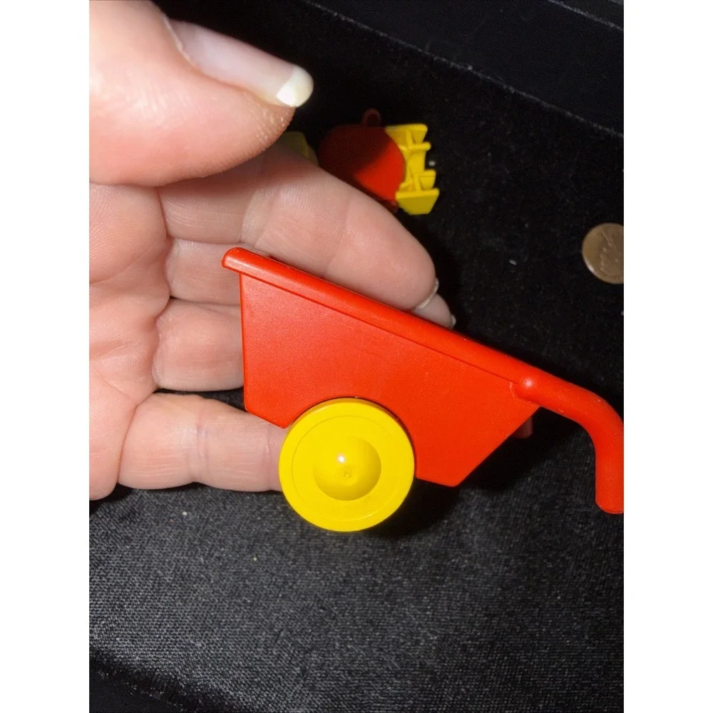 LEGO - Duplo Wheelbarrow with Yellow Wheels -‎ Red And Lego Girl  5368